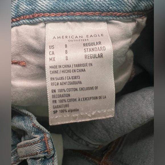 American Eagle Relaxed Mom Jeans Light Wash Size 8 Women’s - Picture 6 of 7